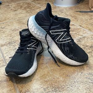 Women’s size 8 New Balance Fresh Form 1080 black running shoes